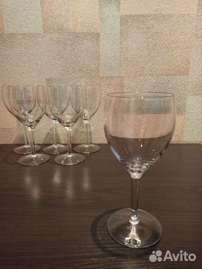Винные бокалы