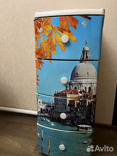 Комод пластиковый с ящиками