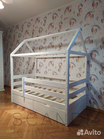 Детская кроватка из бука