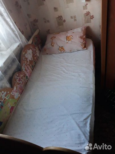 Кровать