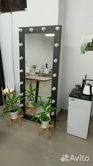 Зеркало напольное с подсветкой