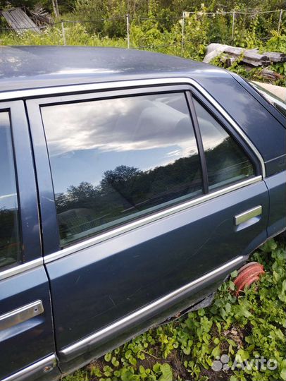 Дверь Рено 25