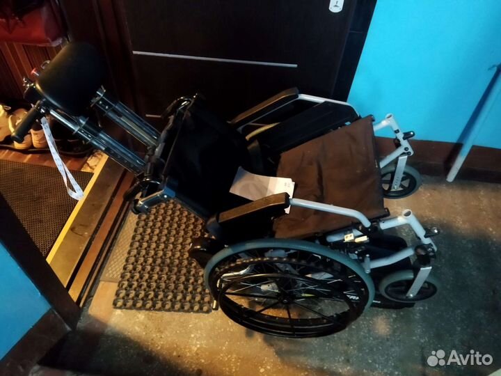 Лестничный (гусеничный) подъёмник для инвалидов «S