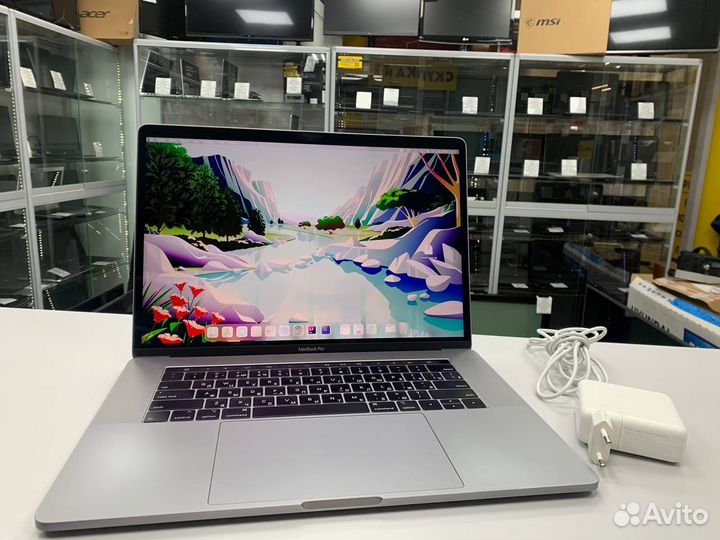 Apple MacBook Pro A1990 2018г. Core 7/ Ram 16Gb