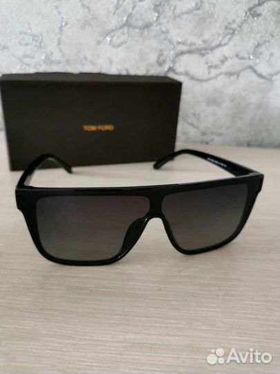 Солнцезащитные очки tom ford