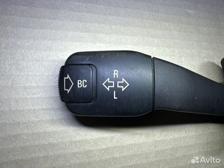 Подрулевой переключатель поворотников левый Bmw 5