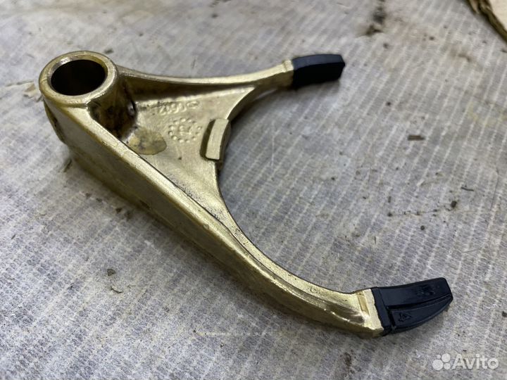 Вилка включения 3 4 передачи МКПП JH3 Логан Сандер