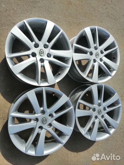 17 литые диски Toyota Серебро 5/114,3