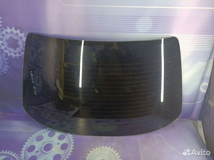 Заднее ветровое стекло Toyota Corolla E110. Седан