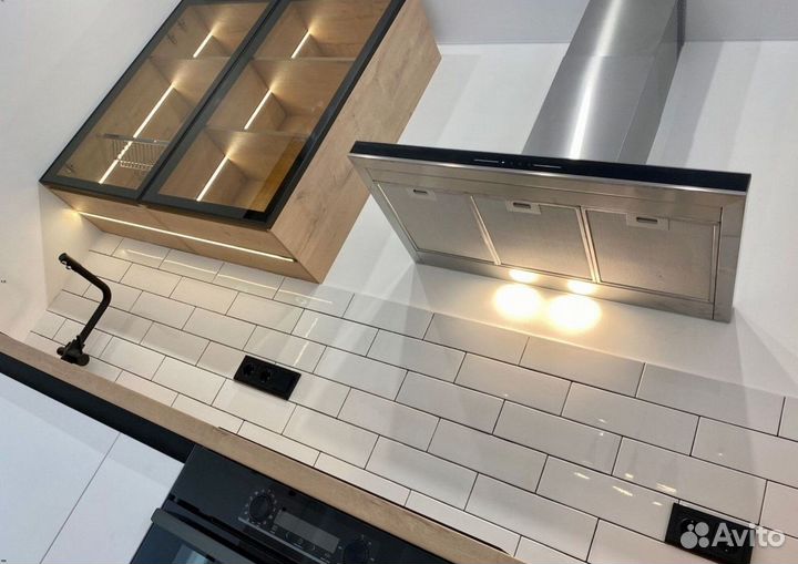 Кухня Лофт Белая на заказ собственное производство