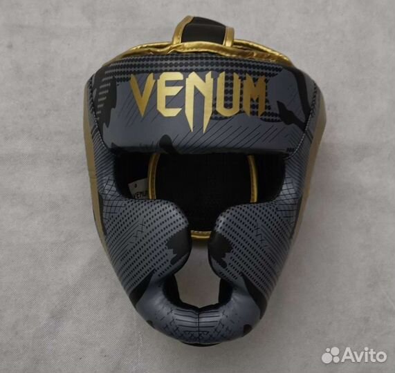 Боксерские перчатки, шлем боксёрский