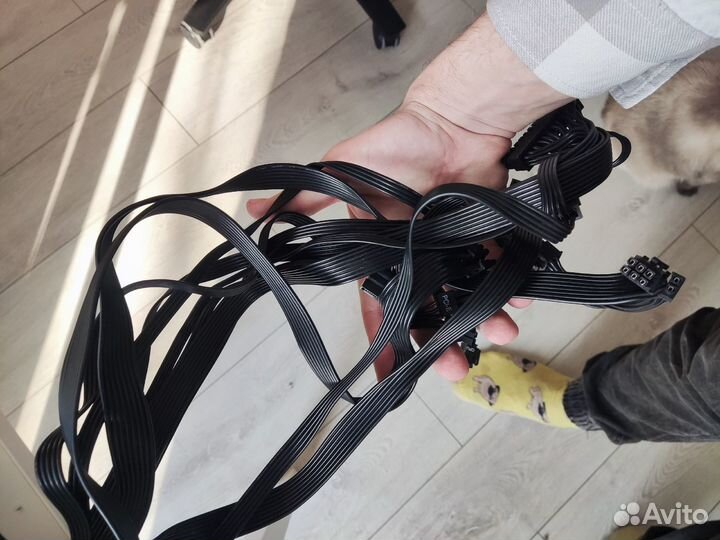 Продам Блок питания Cooler Master 750 Ватт 80 plus