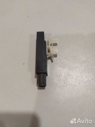 Антена KD45676NXA на Mazda CX-5 2018 г.в