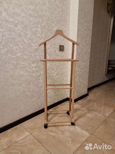 Вешалка напольная деревянная