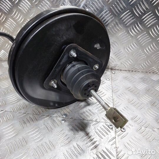 Вакуумный усилитель тормозов Renault Logan седан