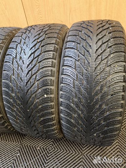 Nokian Tyres Hakkapeliitta R3 235/45 R18