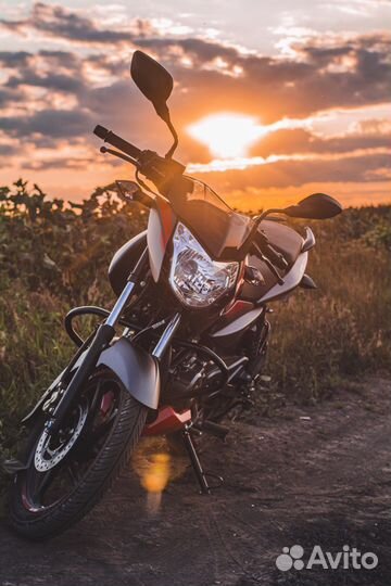 Bajaj pulsar NS 125 на прямотоке