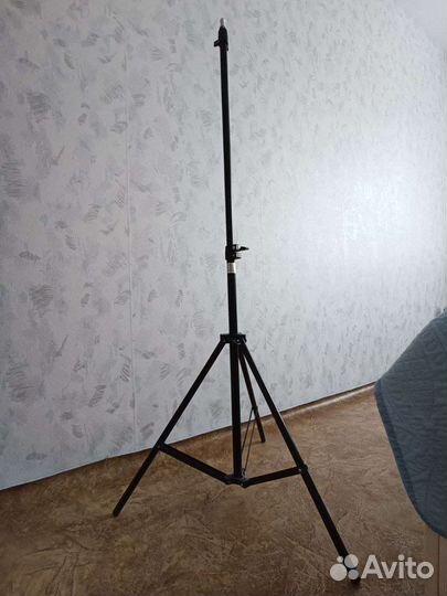 Штатив для кольцевой лампы
