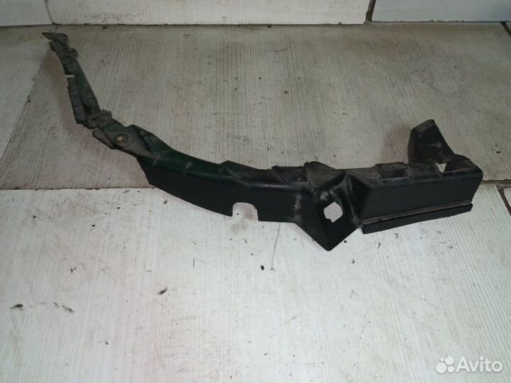 Крепление фары переднее Volkswagen Passat B5