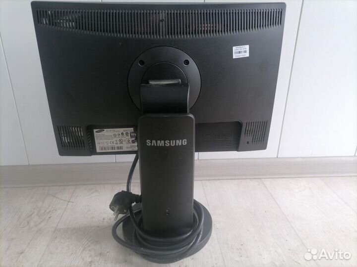 Монитор Samsung Syncmaster 943Bw