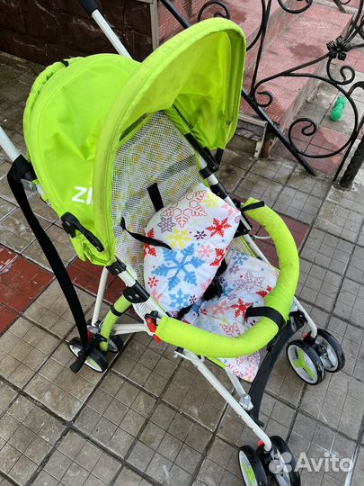 Прогулочная коляска