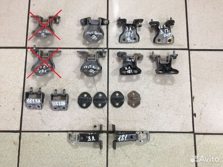 Петля двери Mitsubishi Montero Sport 1