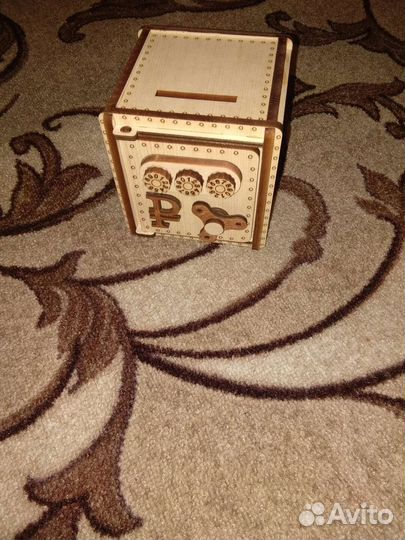 Копилка деревянная