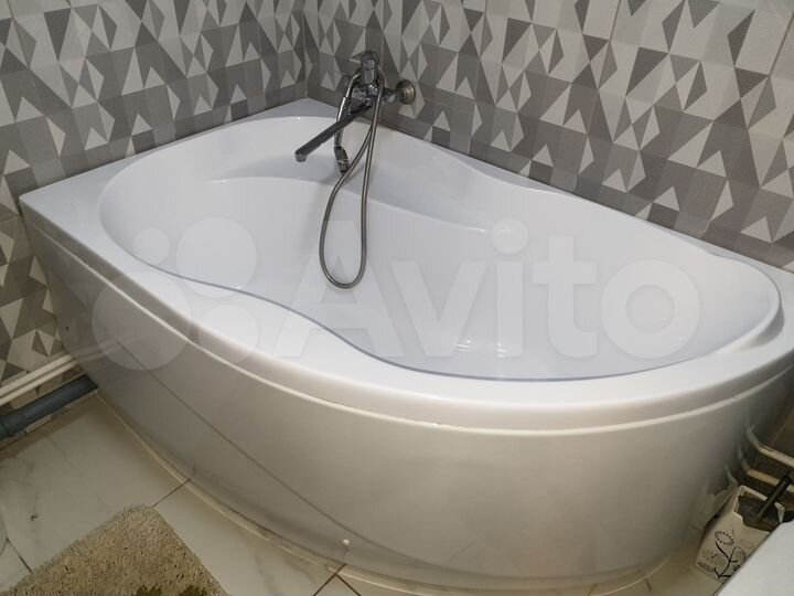 2-к. квартира, 64 м², 1/3 эт.