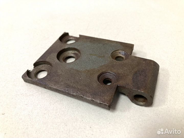 Петля передней двери нижняя УАЗ 452 буханка