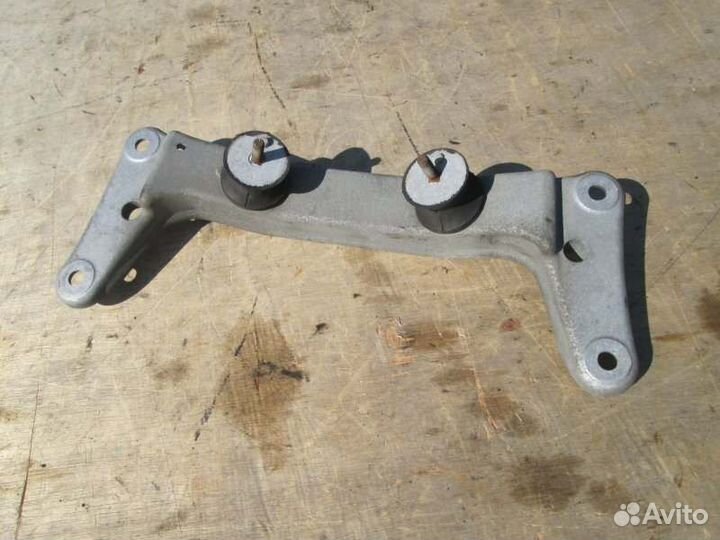 Подушка кпп Bmw 3-Series E90 N52B25A 2006/8