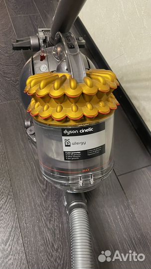 Пылесос Dyson DC52 allergy