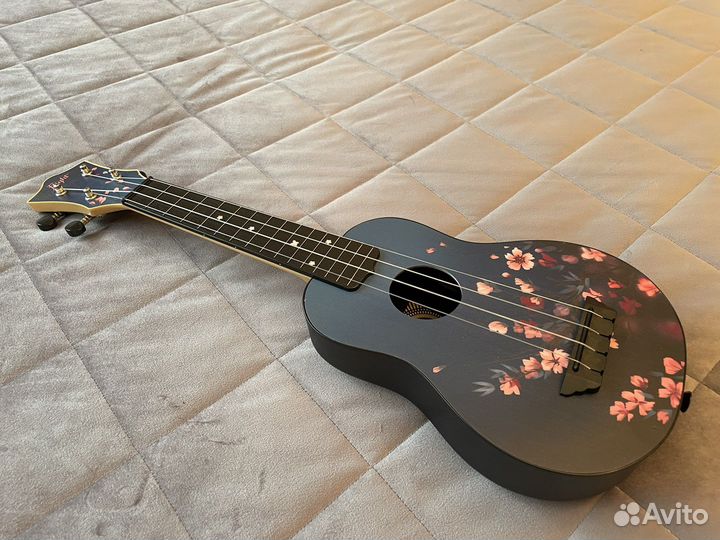 Укулеле сопрано TUS 32 sakura с чехлом