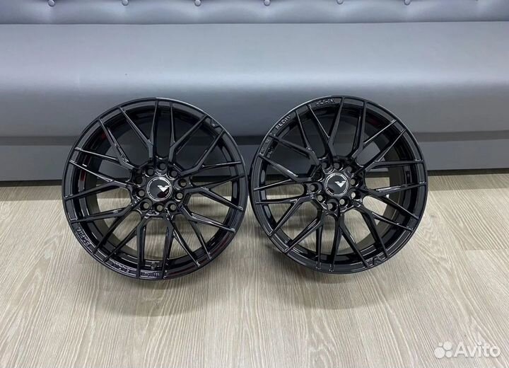 Диски черные Vf107 R15 4-114.3 на Lancer 9 Almera