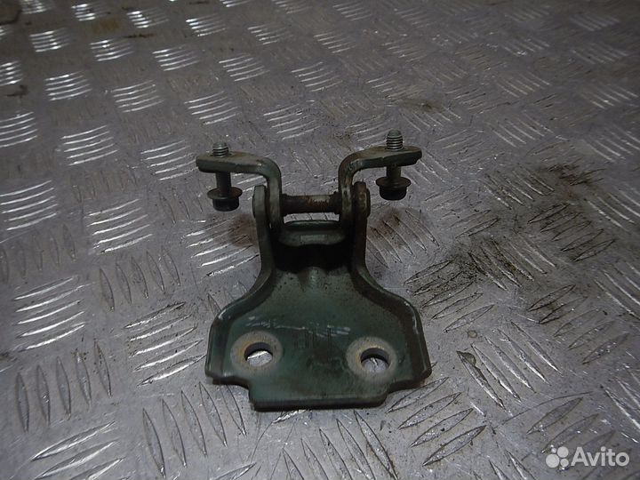 Петля двери передней левой верхняя Chevrolet Lanos