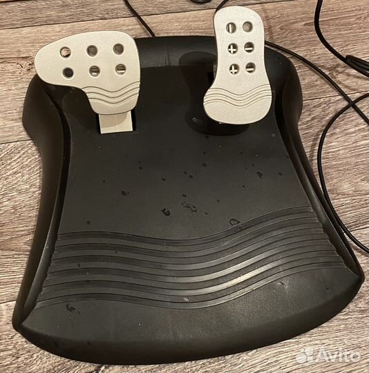 Игровой руль Genius TwinWheel