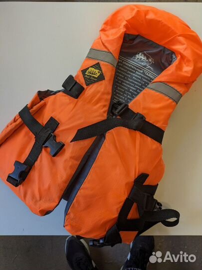 Спасательный жилет
