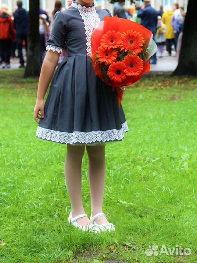 Платье школьное серое