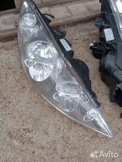 Фара левая, правая на Пежо 308 (битые)