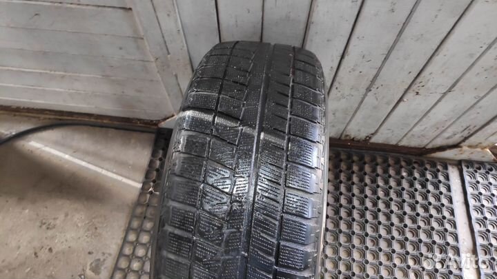 Bridgestone Blizzak Revo GZ 215/60 R17 96S