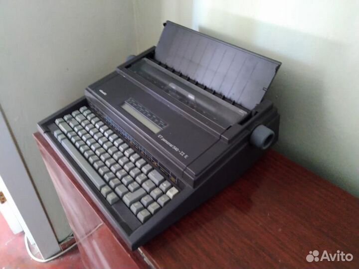 Печатная пишущая машинка