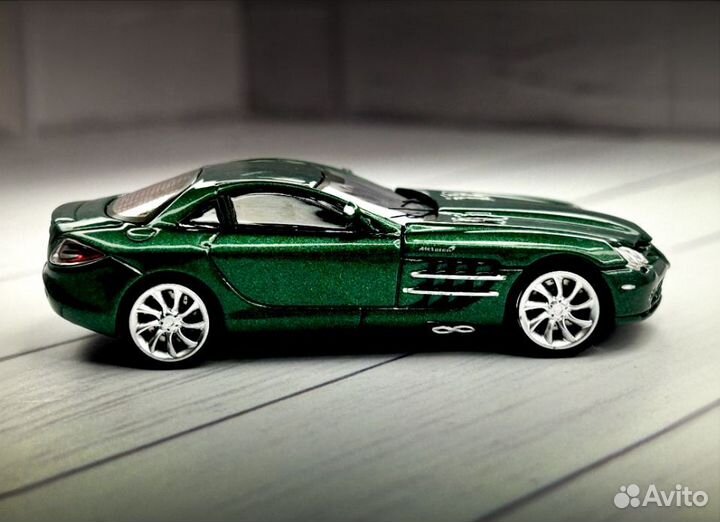 Mercedes Benz SLR McLaren 1:64 Street Warrior