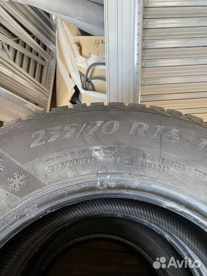 Matador MP 30 Sibir Ice 2 235/70 R16