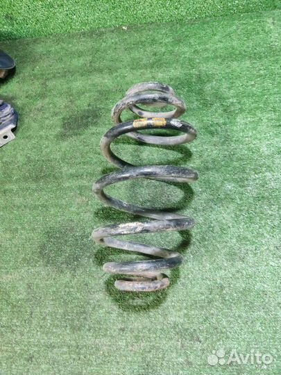 Задняя пружина Volkswagen Passat B5