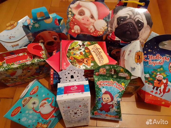 Коробка подарочная новогодняя