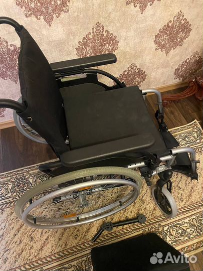 Коляска инвалидная breezy