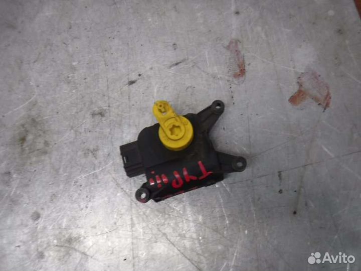 Моторчик заслонки отопителя Skoda Octavia A4 BFQ