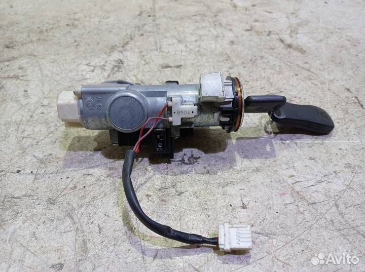 Замок зажигания Ниссан