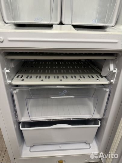 Холодильник бу Indesit