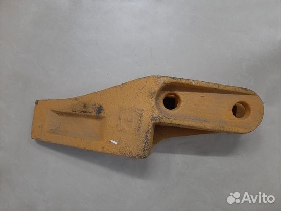 Зуб ковша боковой 250900264 на xcmg LW300 ZL30