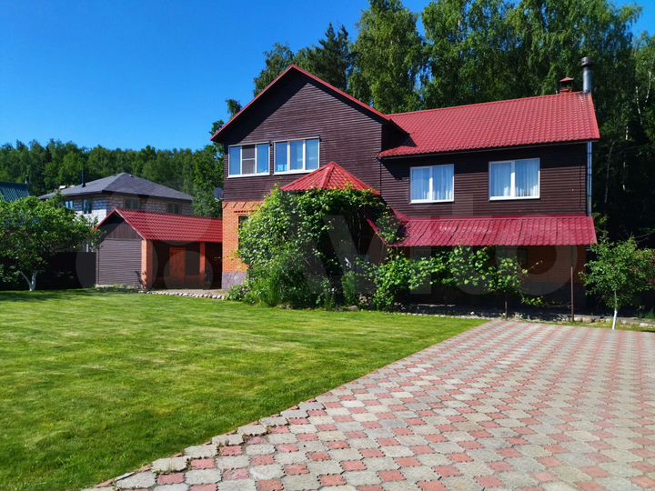 Дом 350 м² на участке 12 сот.